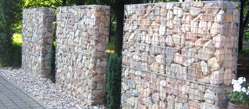 Sie bestellen Gabionenwände bequem online bei Gabion Steinkörbe.