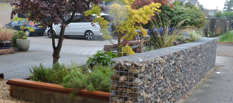 Gabionen können auch als Zaun im Vorgarten aufgestellt werden.